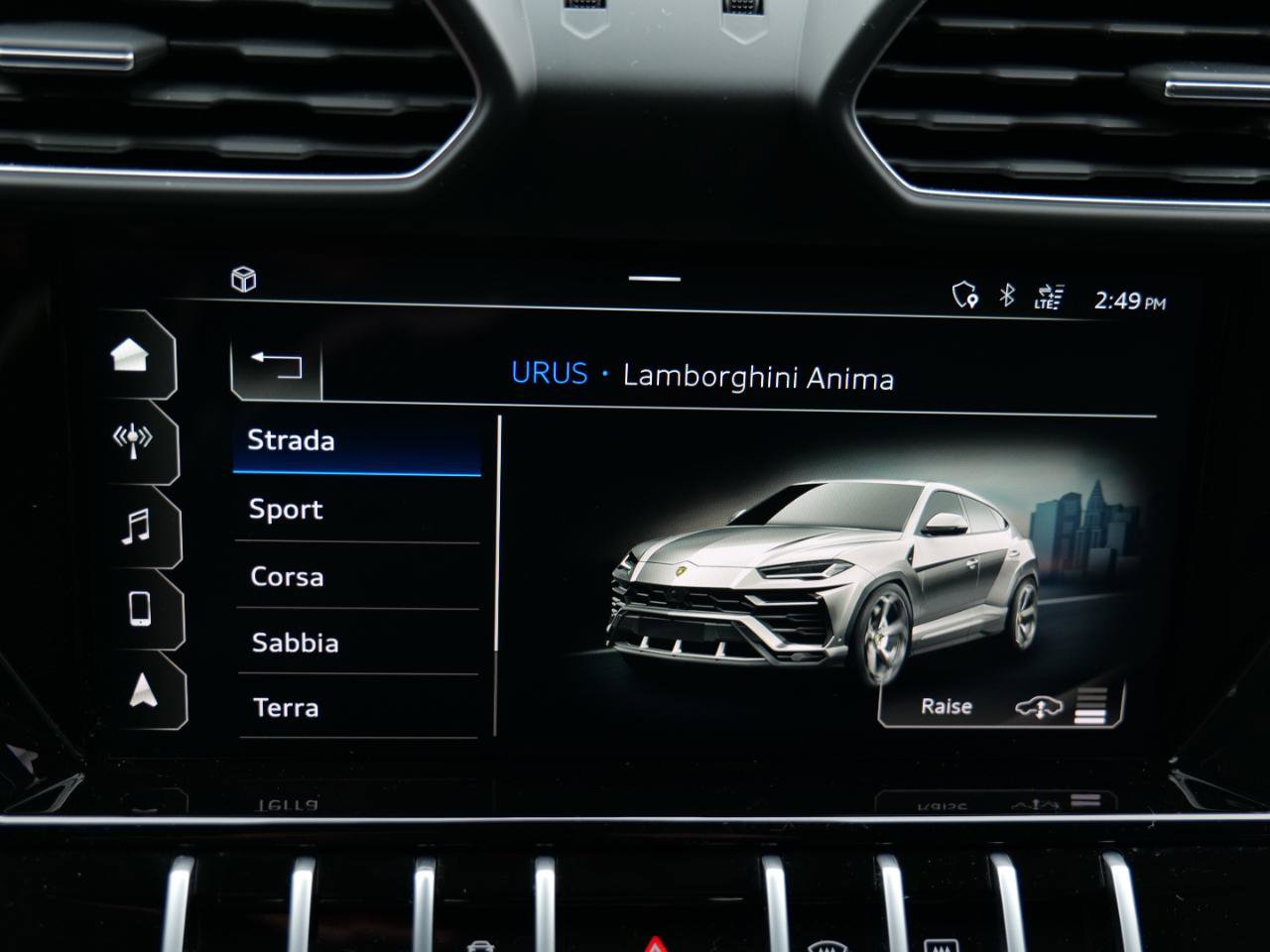 Used 2021 Lamborghini Urus AWD/4WD image 28