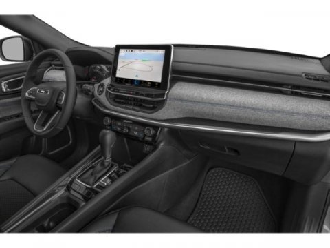 Certified 2024 Jeep Compass Latitude image 18