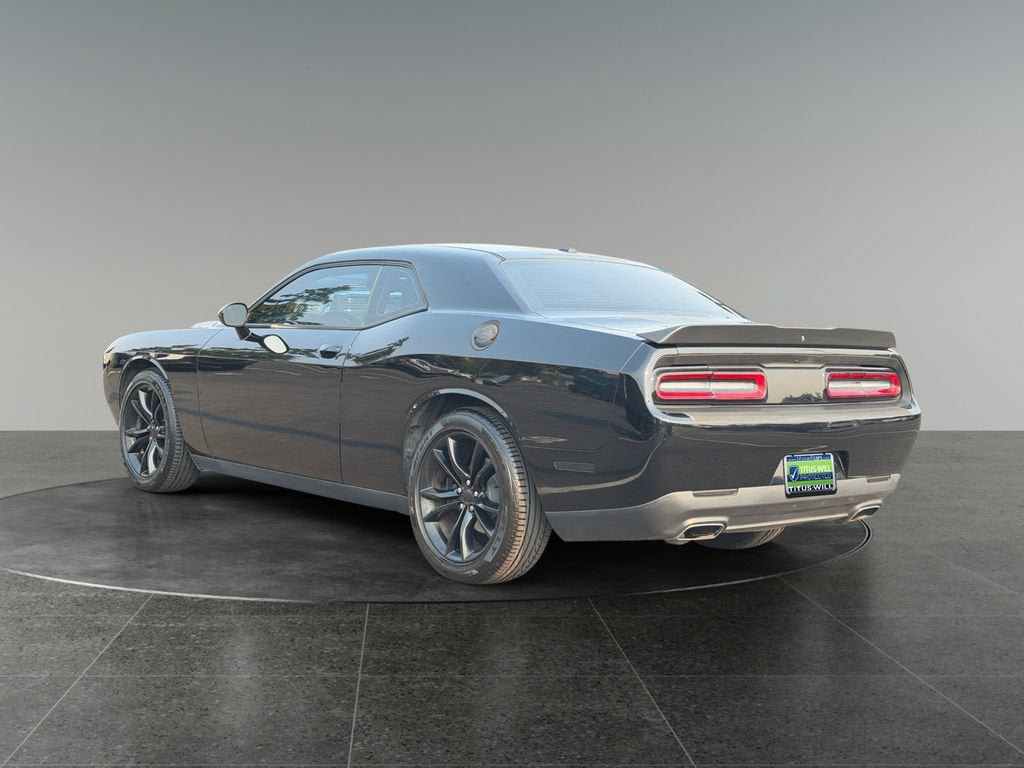 Used 2016 Dodge Challenger SXT w/ Blacktop Package RWD image 7