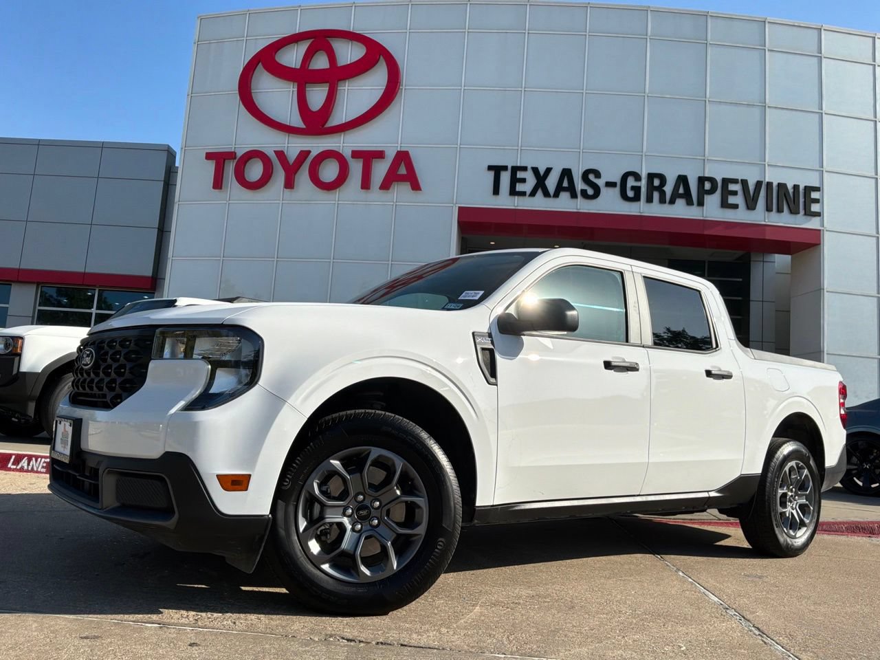 Used 2026 Ford Maverick XLT FWD image 2