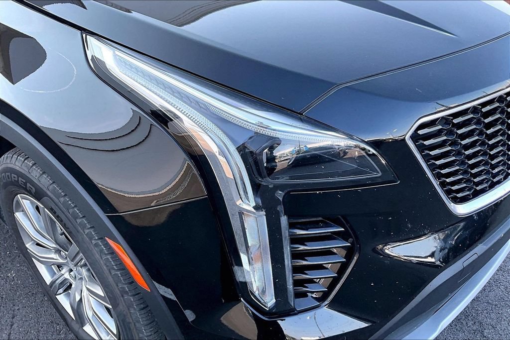 Used 2021 Cadillac XT4 Premium Luxury w/ Cold Weather Package AWD/4WD image 39