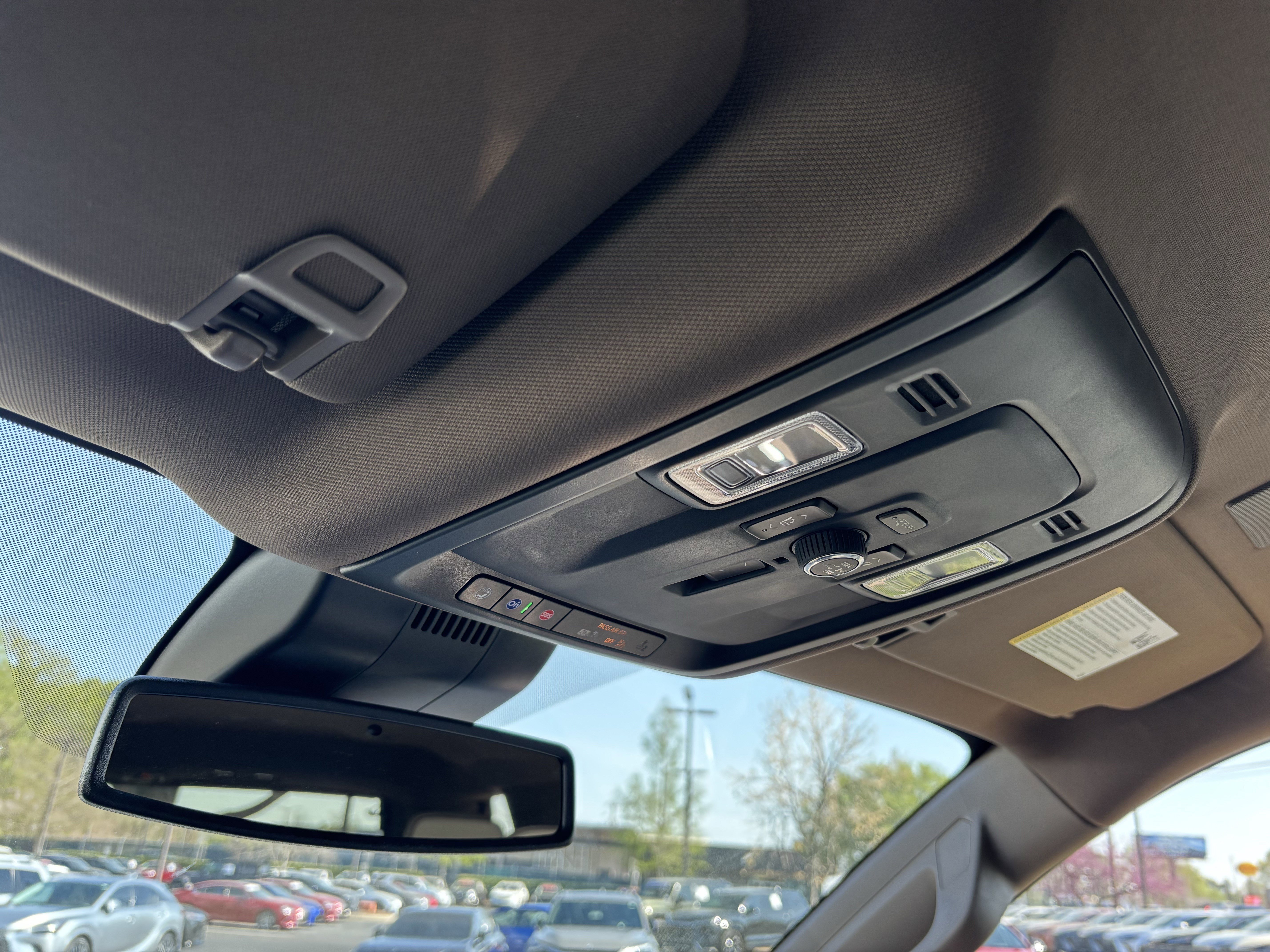 Used 2025 GMC Yukon Denali w/ LPO, Floor Liner Package image 28