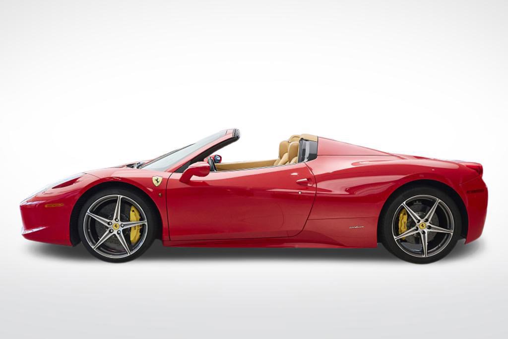 Used 2014 Ferrari 458 Spider image 2