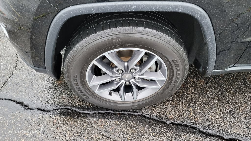 Used 2018 Jeep Grand Cherokee Laredo AWD/4WD image 6