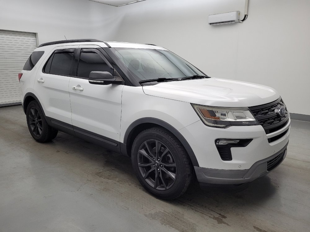 Used 2018 Ford Explorer XLT w/ Equipment Group 202A FWD image 11
