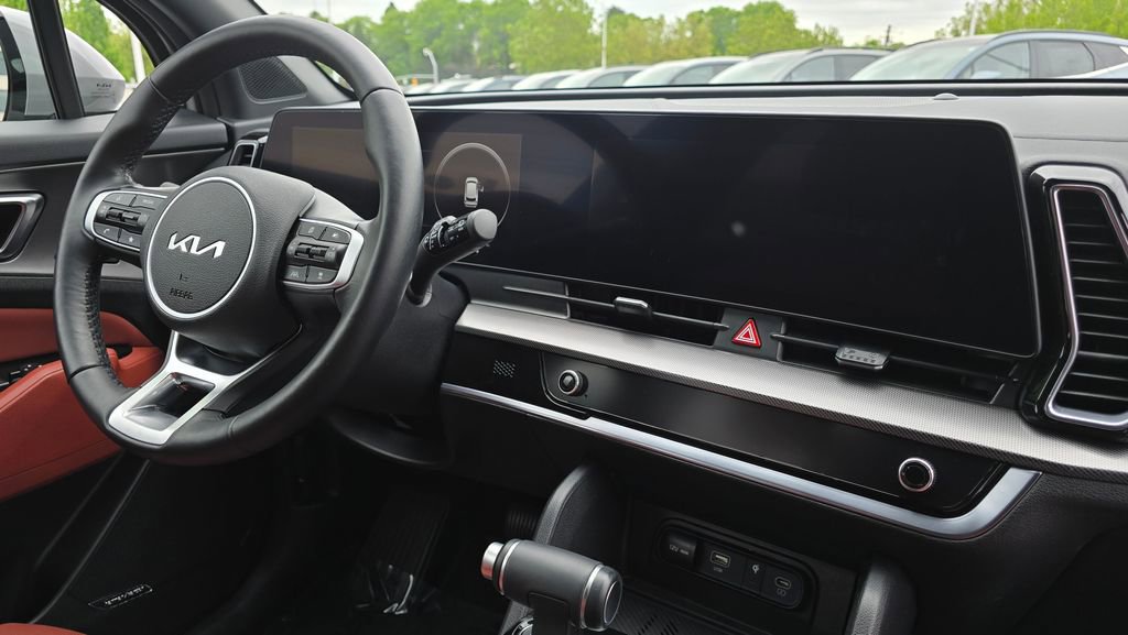 Certified 2025 Kia Sportage SX FWD image 13