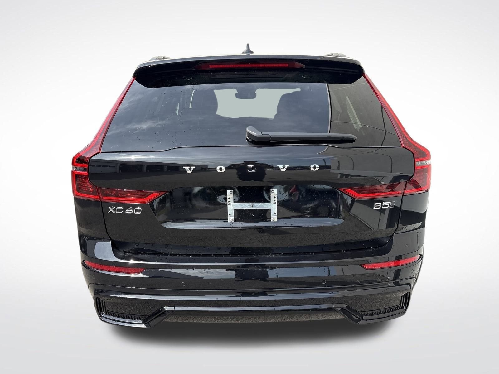 New 2026 Volvo XC60 B5 Ultra w/ Climate Package image 4