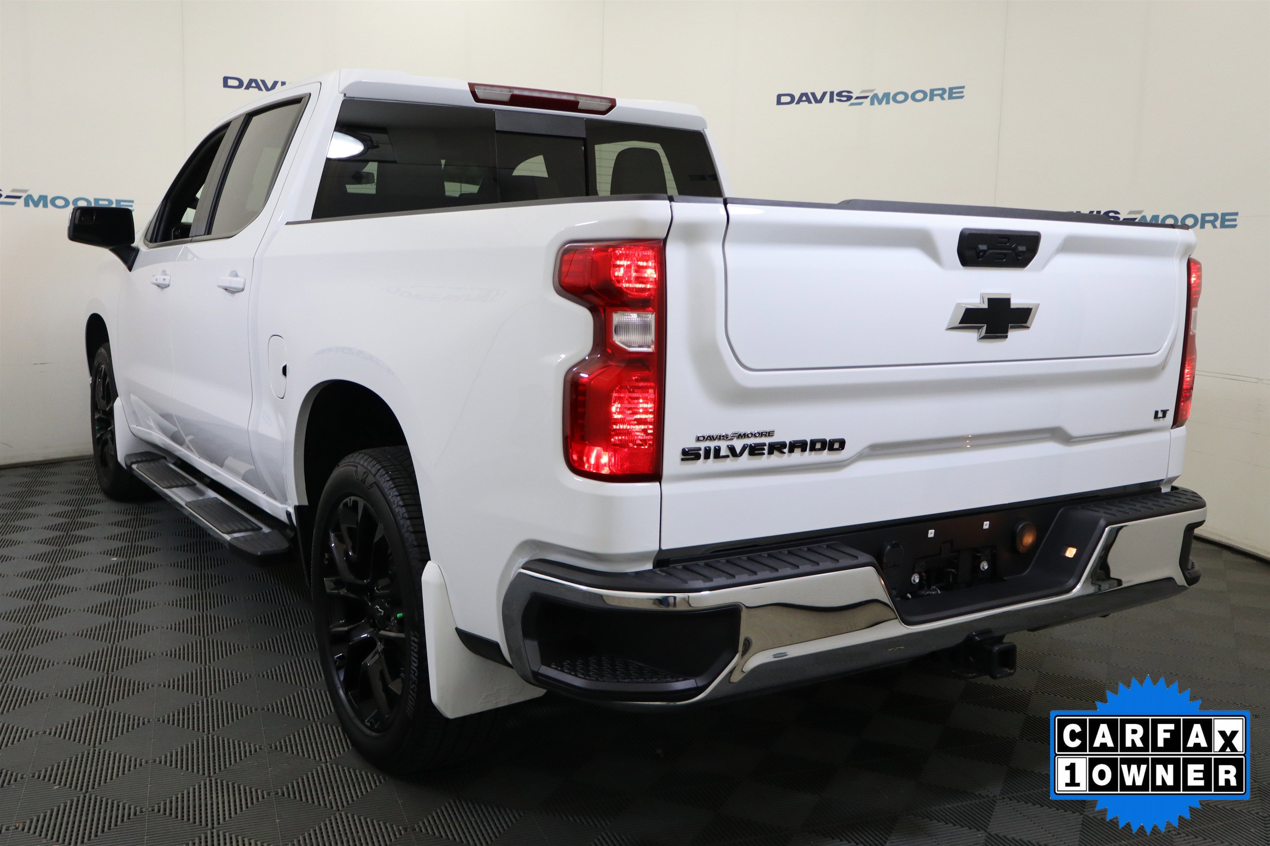Used 2025 Chevrolet Silverado 1500 LT w/ Leather Package image 8