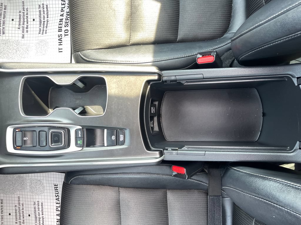 Used 2018 Honda Accord Sport image 29