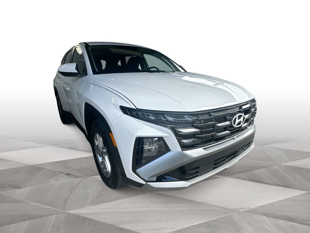 Used 2026 Hyundai Tucson SE FWD image 2