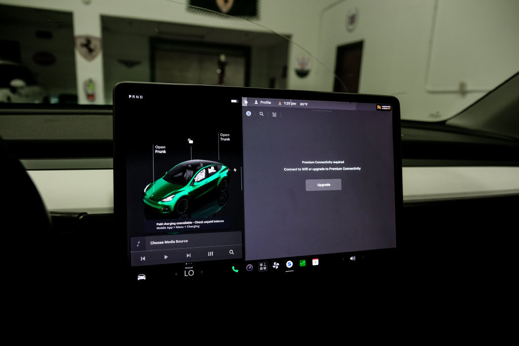 Used 2023 Tesla Model Y Long Range AWD/4WD image 32