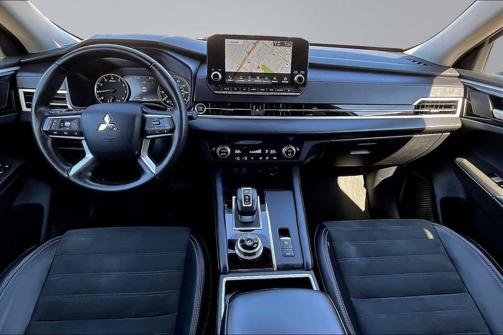 Used 2024 Mitsubishi Outlander SE image 8