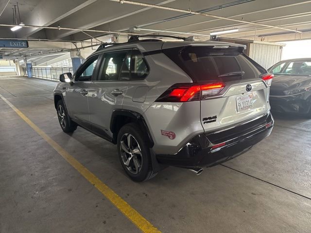 Used 2024 Toyota RAV4 SE w/ Weather & Moonroof Package image 4
