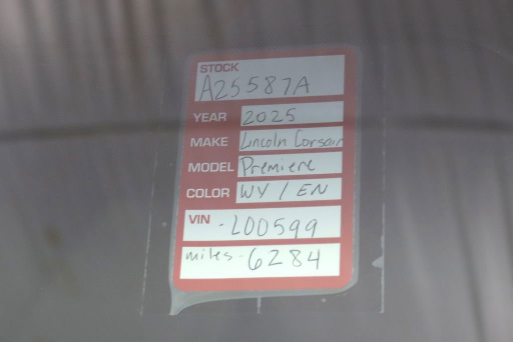 Used 2025 Lincoln Corsair AWD w/ Equipment Group 101A image 26