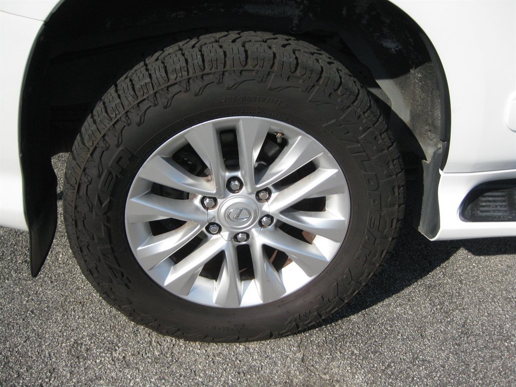 Used 2014 Lexus GX 460 w/ Premium Package AWD/4WD image 10