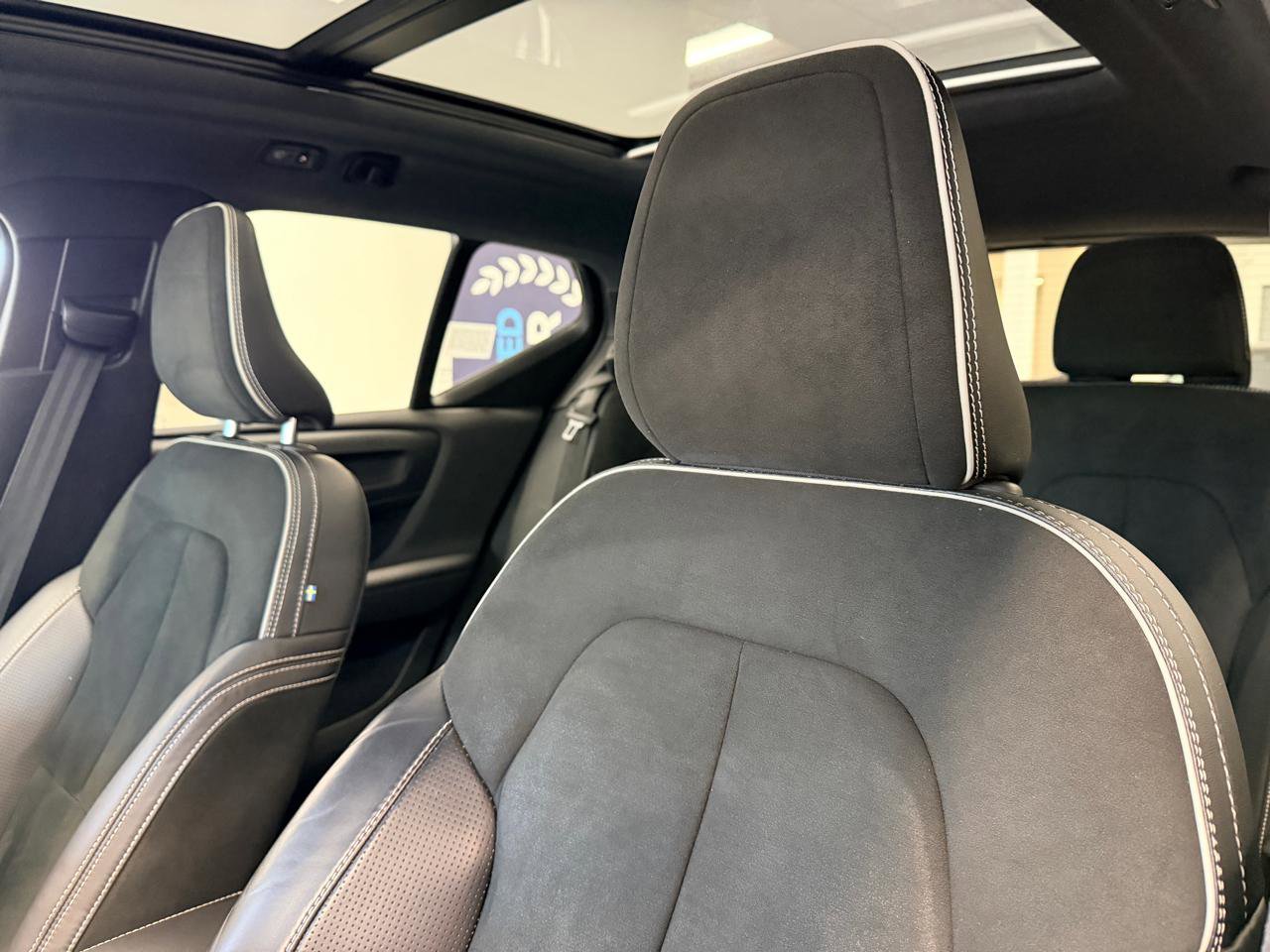 Used 2021 Volvo XC40 T4 R-Design w/ Advanced Package image 19