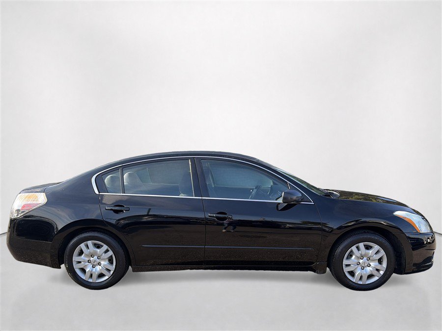 Used 2011 Nissan Altima 2.5 S FWD image 6