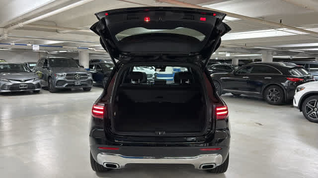 Certified 2026 Mercedes-Benz GLB 250 4MATIC image 33