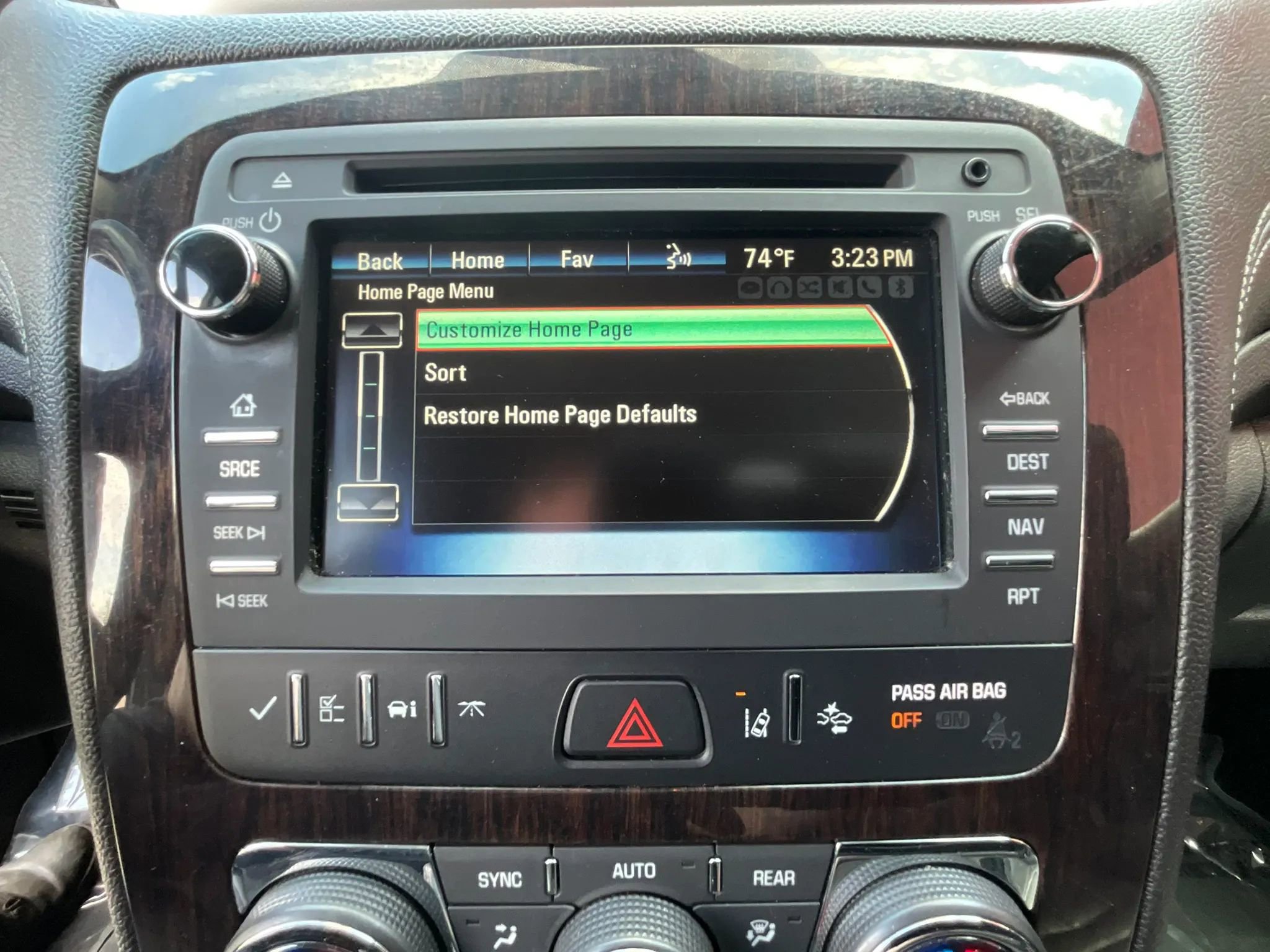 Used 2016 Chevrolet Traverse LTZ AWD/4WD image 36