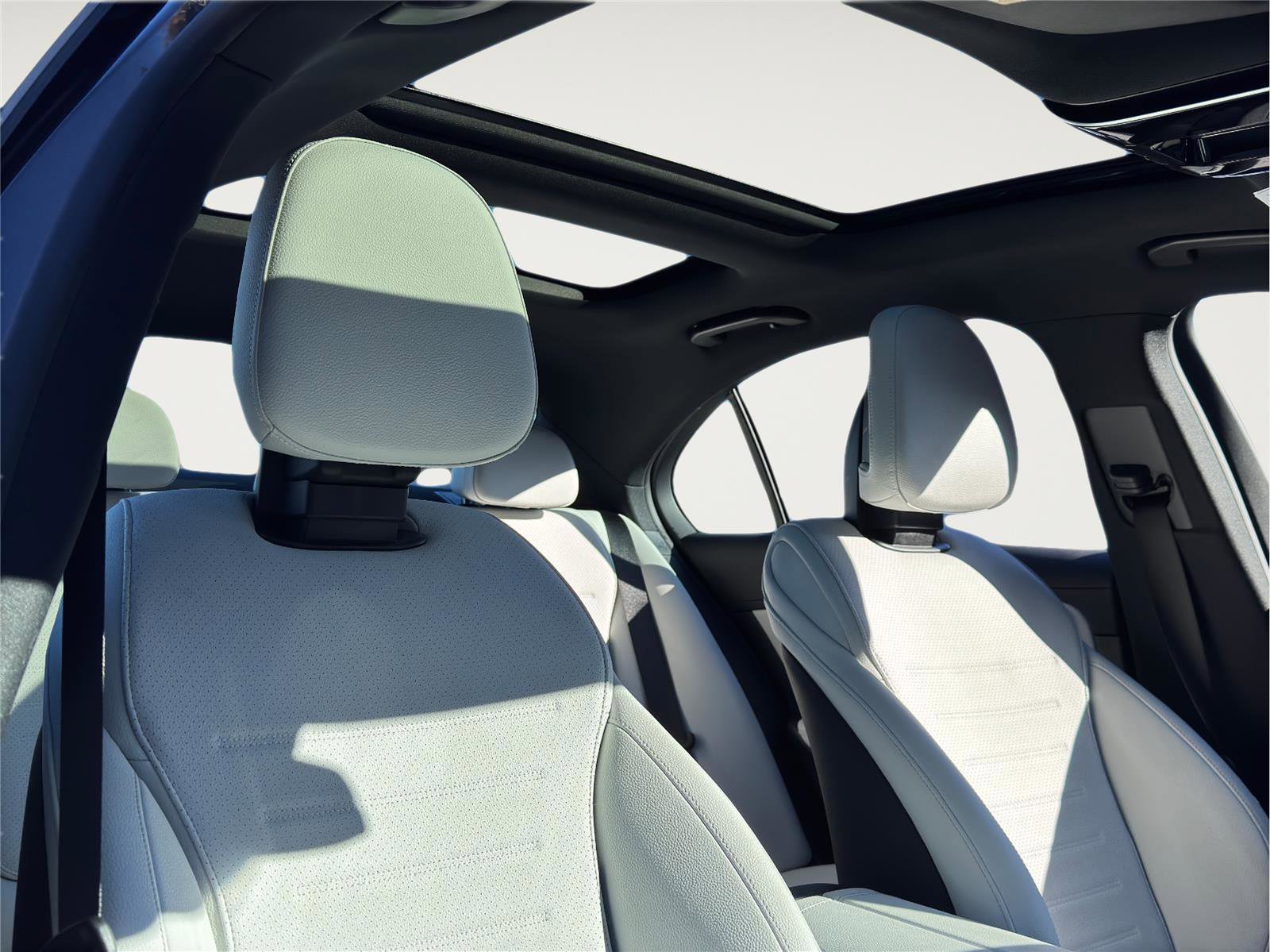 Used 2024 Mercedes-Benz C 300 4MATIC Sedan w/ Pinnacle Trim Package image 21