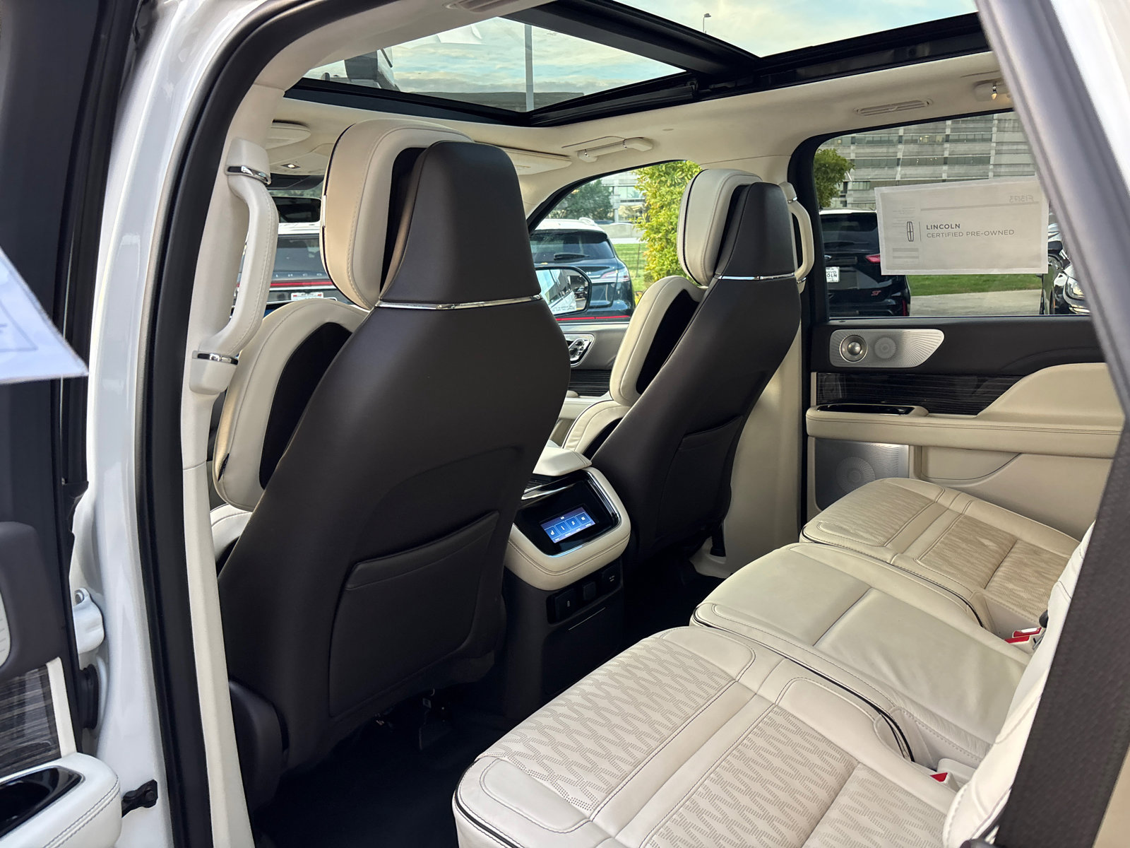Certified 2024 Lincoln Navigator Black Label image 27