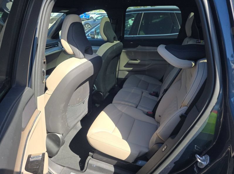 Used 2025 Volvo EX90 Plus AWD/4WD image 5