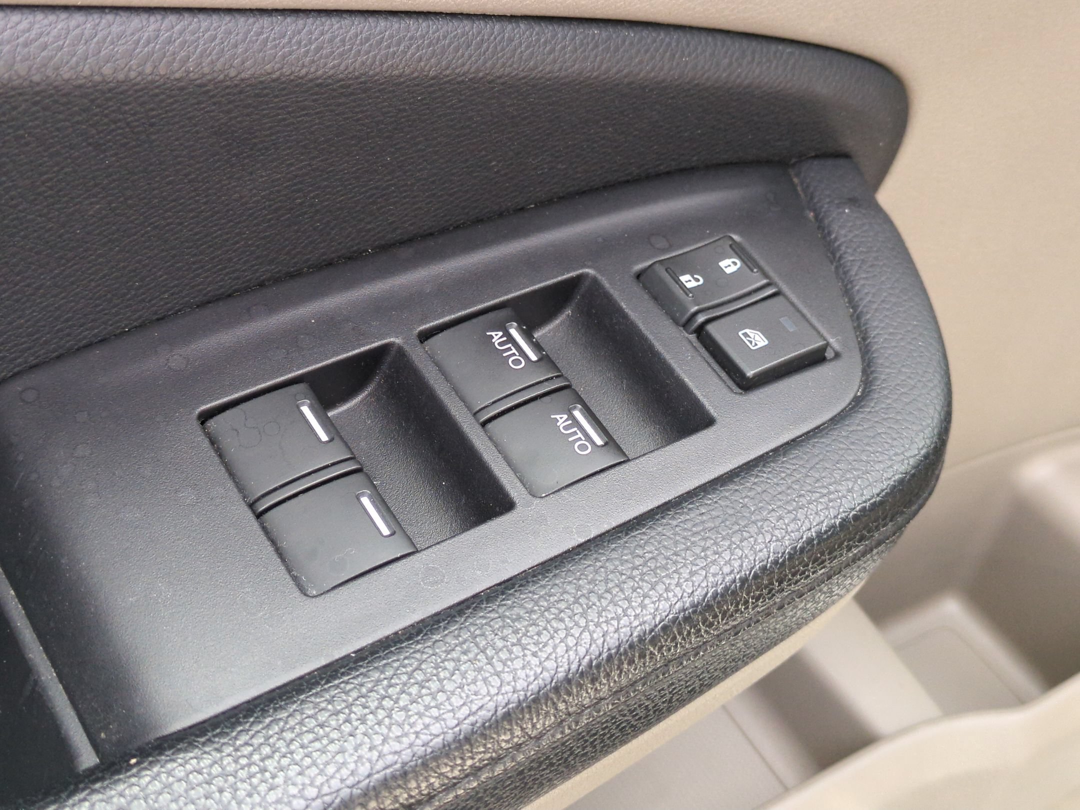 Used 2017 Honda Pilot Touring image 15
