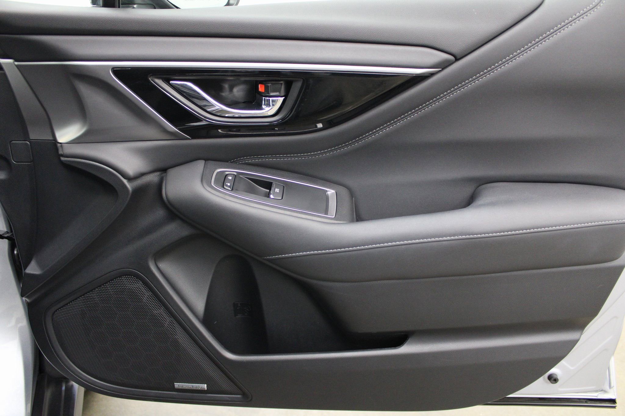 Used 2022 Subaru Outback Limited w/ Popular Package #2 image 28