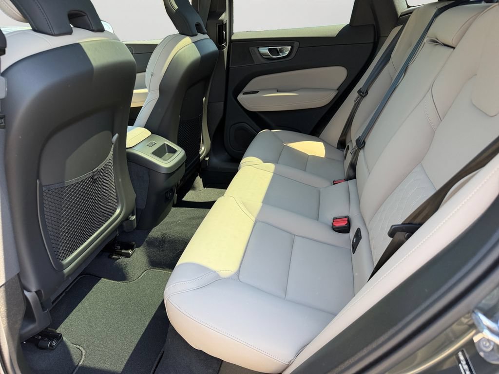 Certified 2026 Volvo XC60 B5 Core AWD/4WD image 10