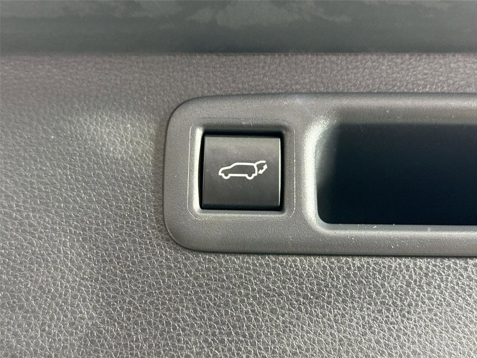 Certified 2023 Toyota Highlander XSE image 54