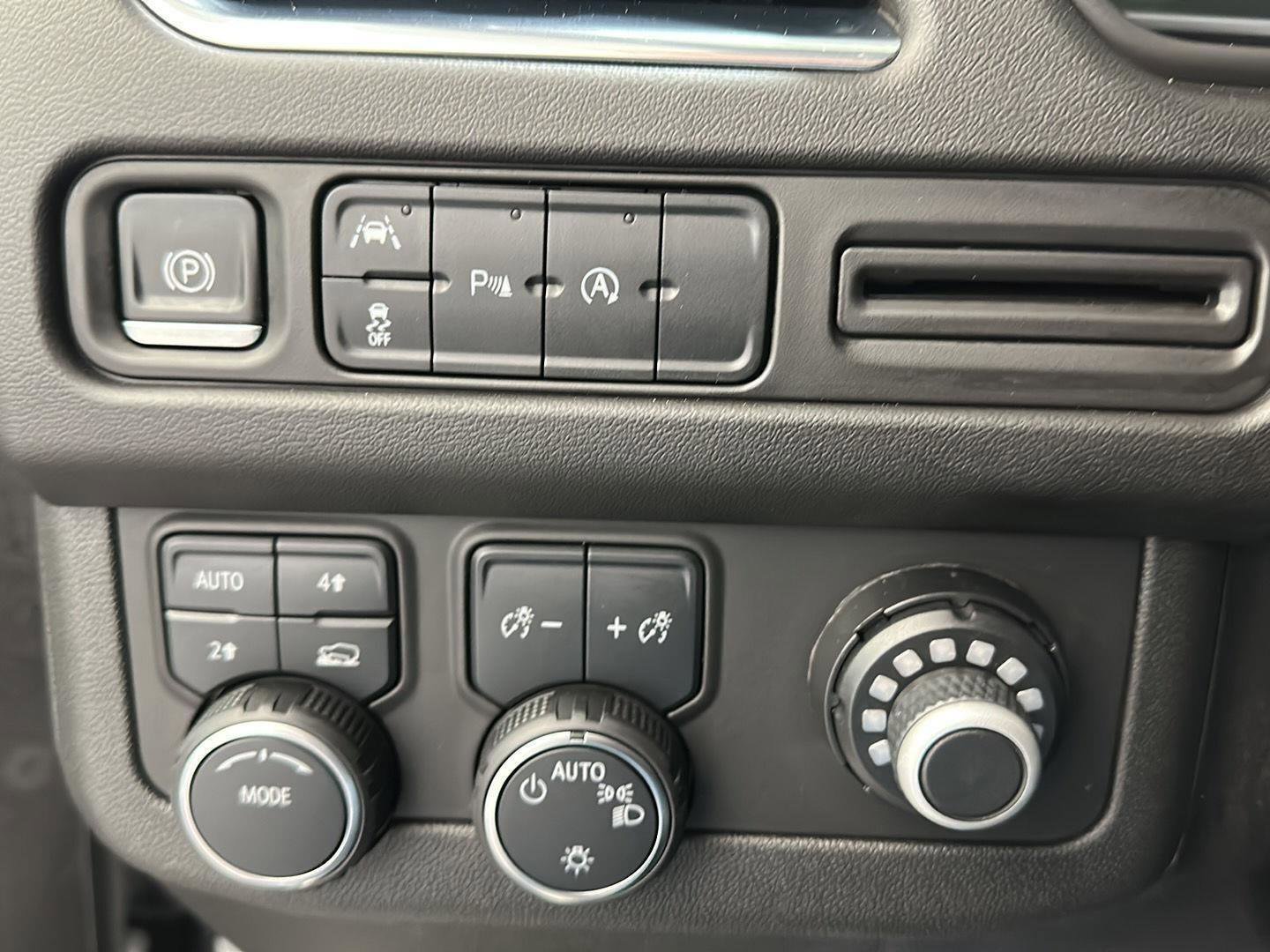 Used 2023 Chevrolet Tahoe RST image 12