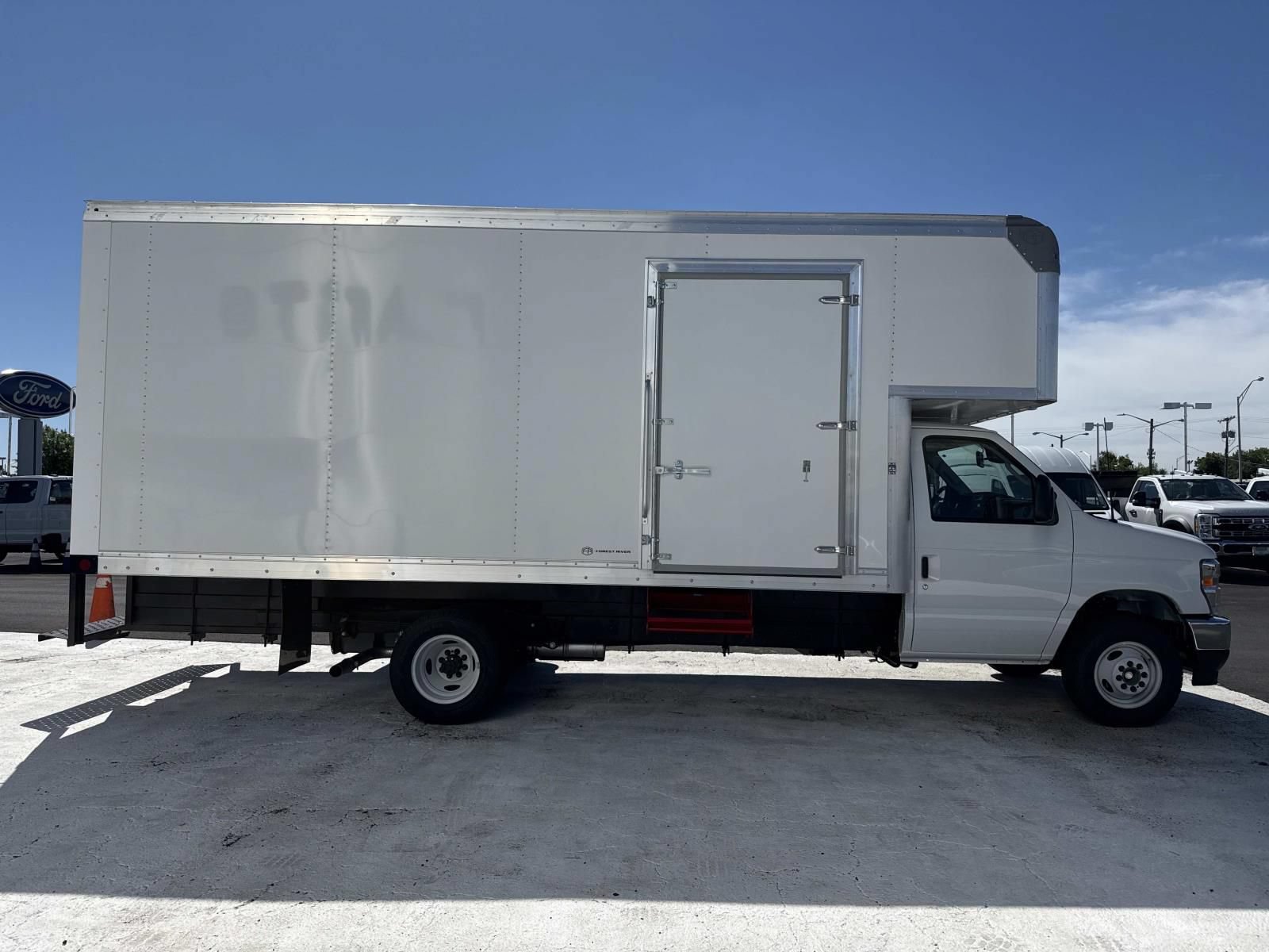 New 2027 Ford E-450 and Econoline 450 Super Duty w/ Power Equipment Group RWD image 2