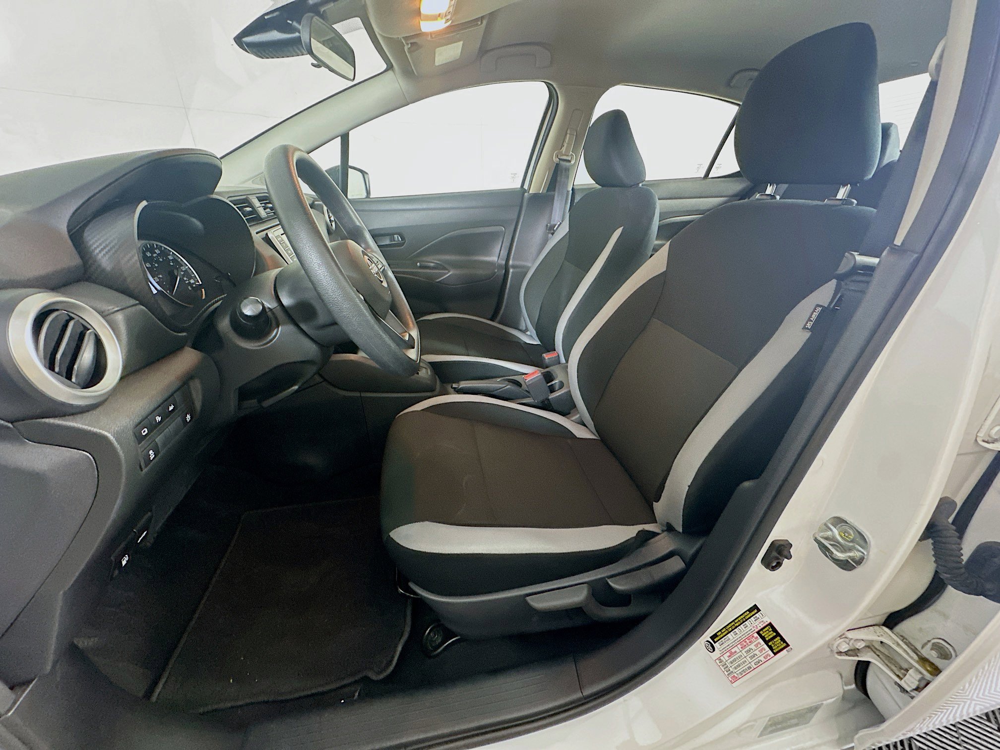 Used 2025 Nissan Versa S image 13