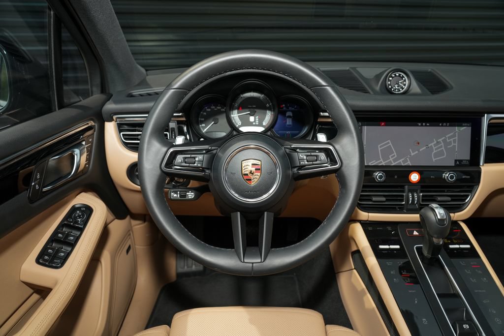 Certified 2026 Porsche Macan AWD/4WD image 29