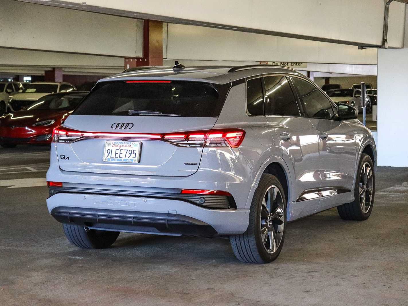 Used 2024 Audi Q4 e-tron Premium Plus w/ Premium Plus AWD/4WD image 4