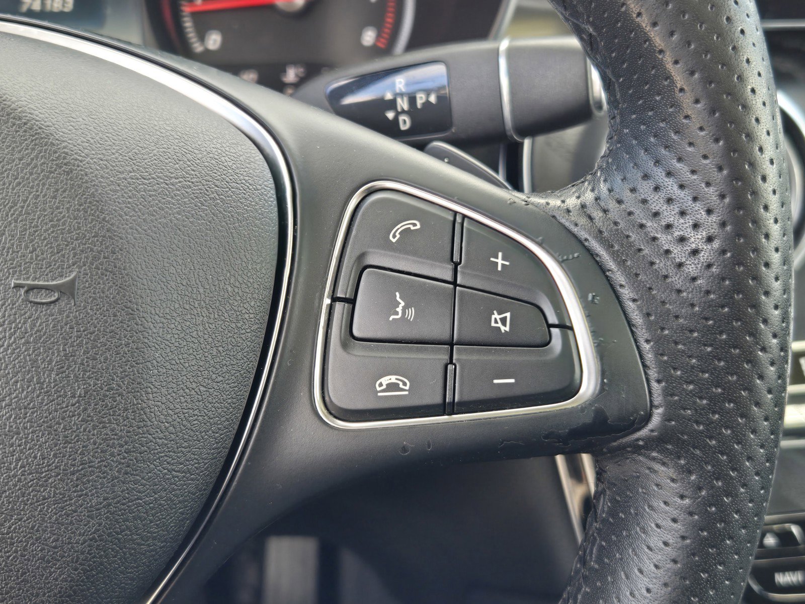 Used 2017 Mercedes-Benz GLC 300 4MATIC image 23