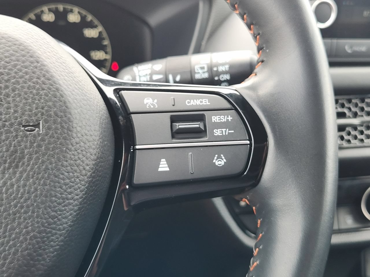 Used 2025 Honda HR-V Sport image 28