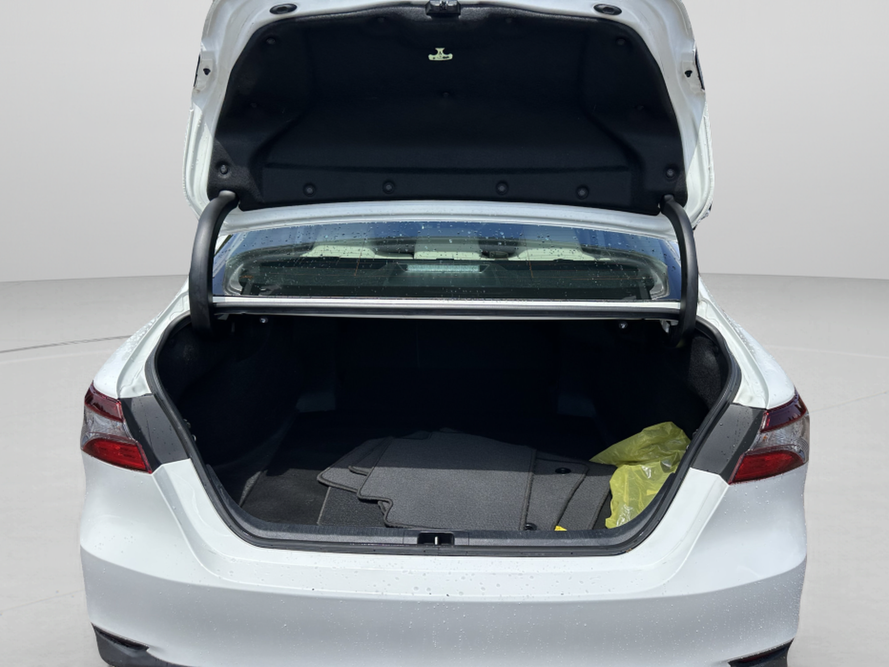 Used 2023 Toyota Camry LE FWD image 8