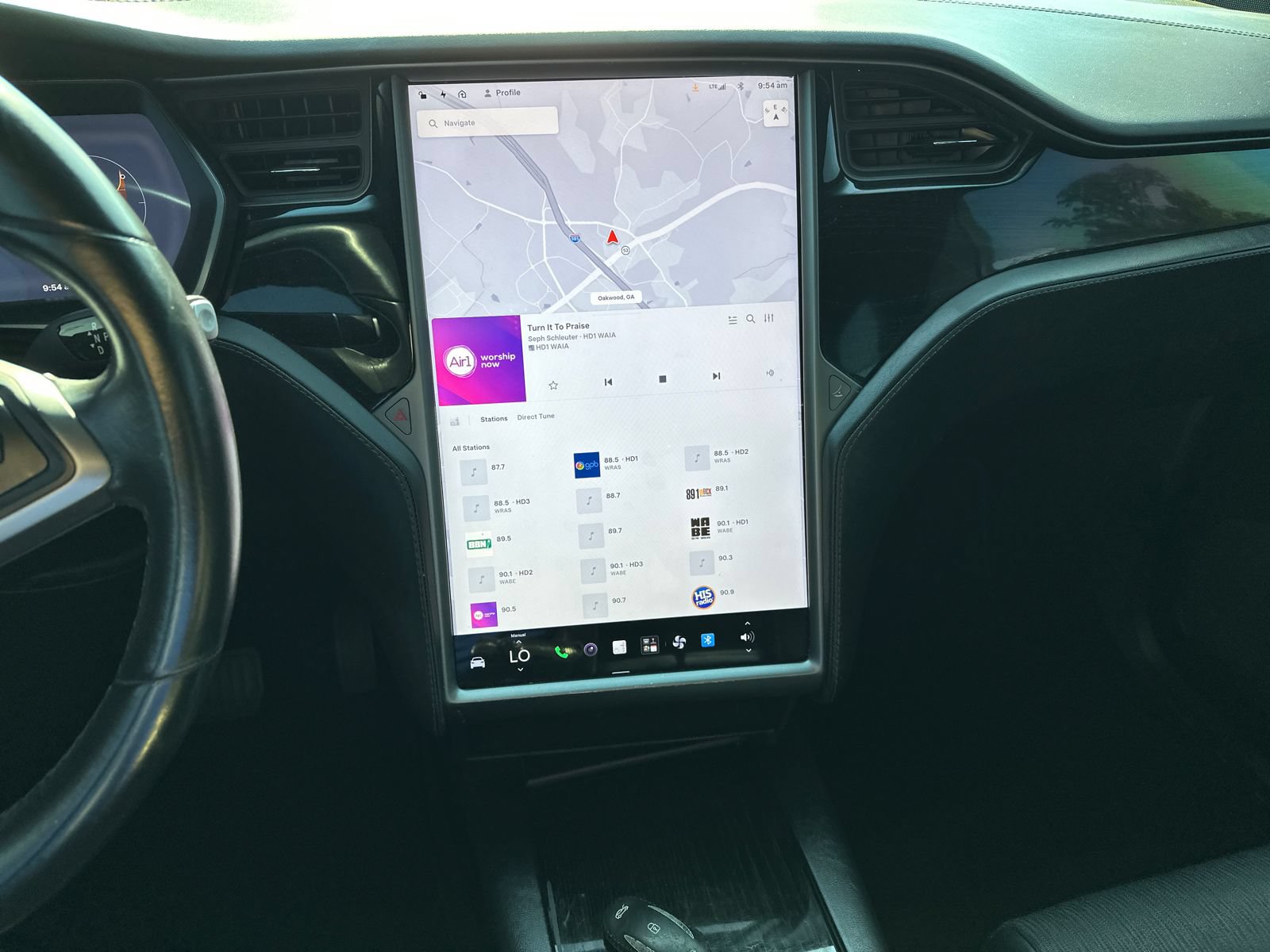 Used 2018 Tesla Model X 75D AWD/4WD image 27