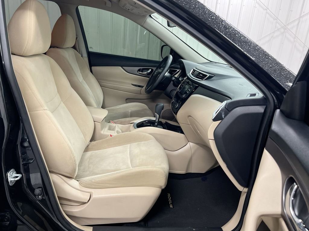Used 2016 Nissan Rogue SV AWD/4WD image 21