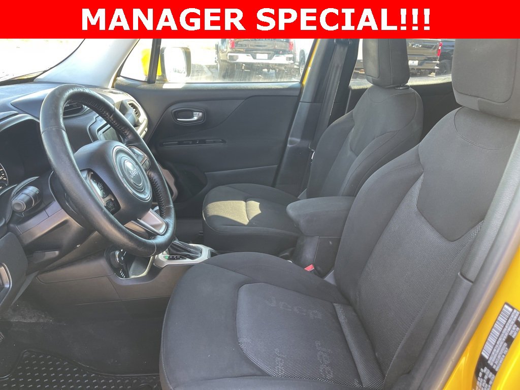 Used 2016 Jeep Renegade Latitude w/ Cold Weather Group image 16