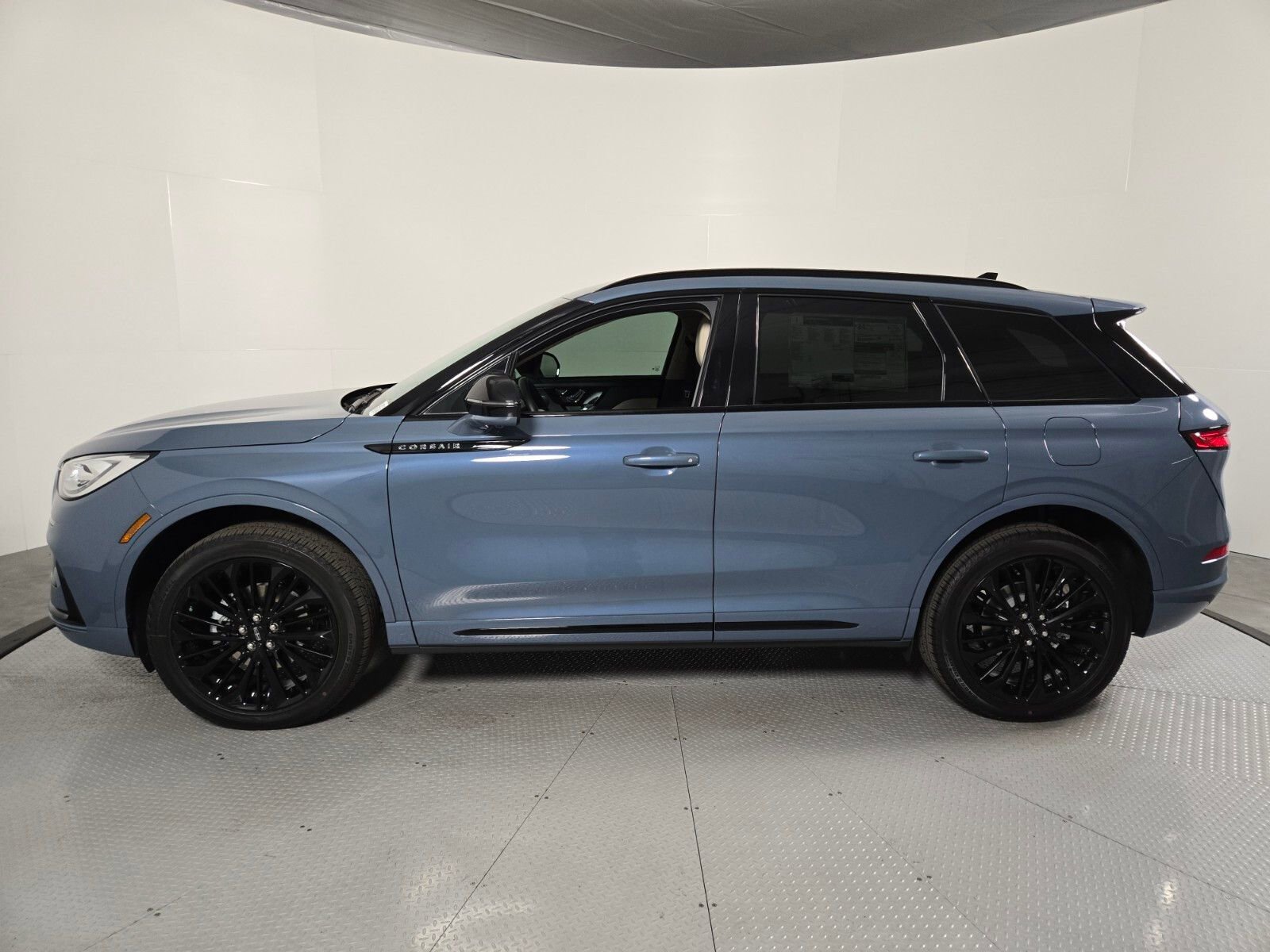 New 2026 Lincoln Corsair Reserve w/ Jet Appearance Package image 8