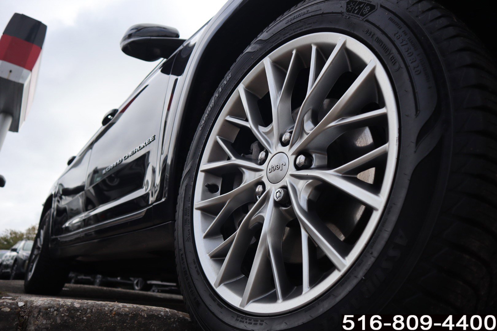 Used 2023 Jeep Grand Cherokee L Summit image 8