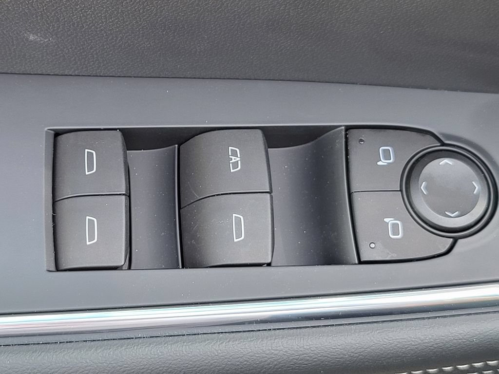 New 2025 GMC Acadia Elevation w/ Black Edition AWD/4WD image 17