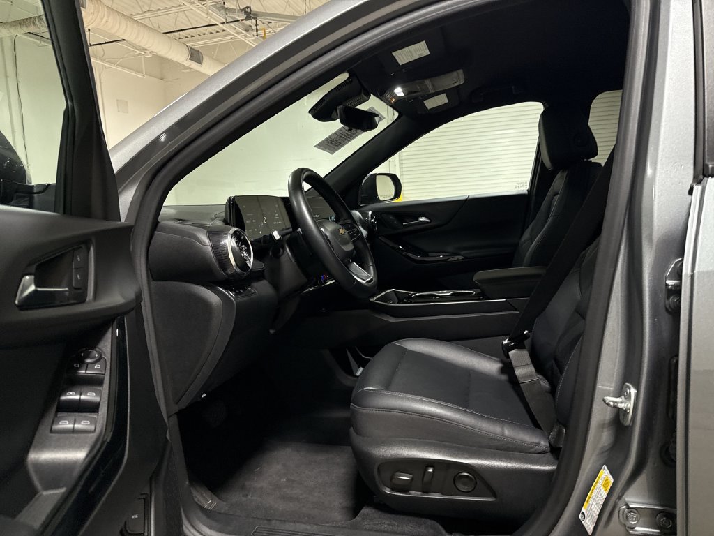 Used 2025 Chevrolet Equinox LT w/ Convenience Package II FWD image 20