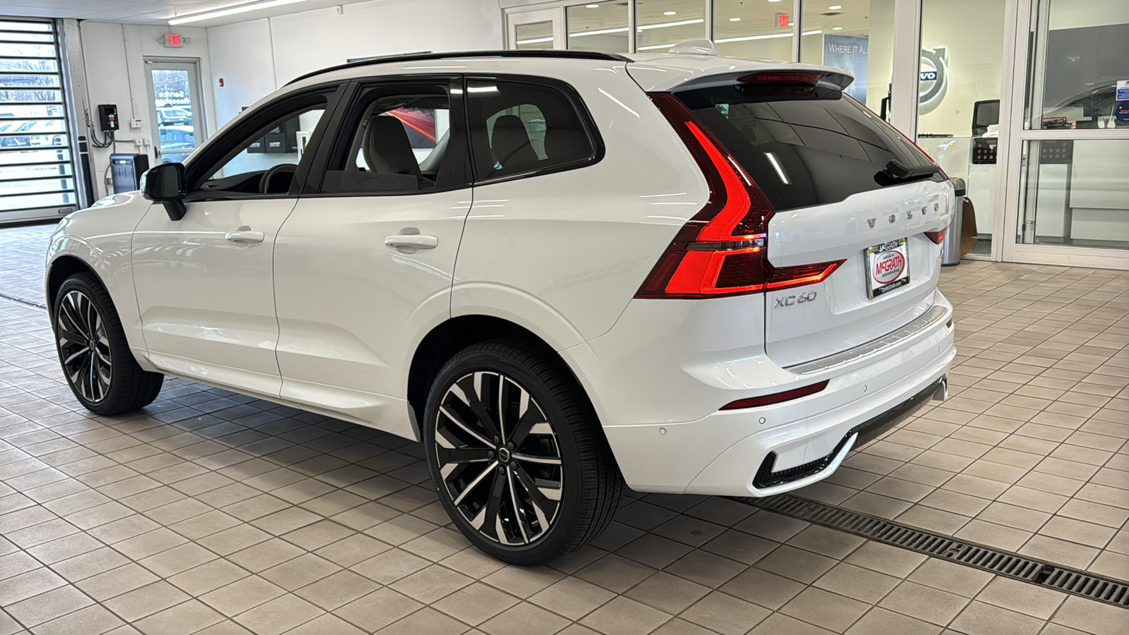 New 2026 Volvo XC60 B5 Ultra w/ Protection Package Premier AWD/4WD image 7