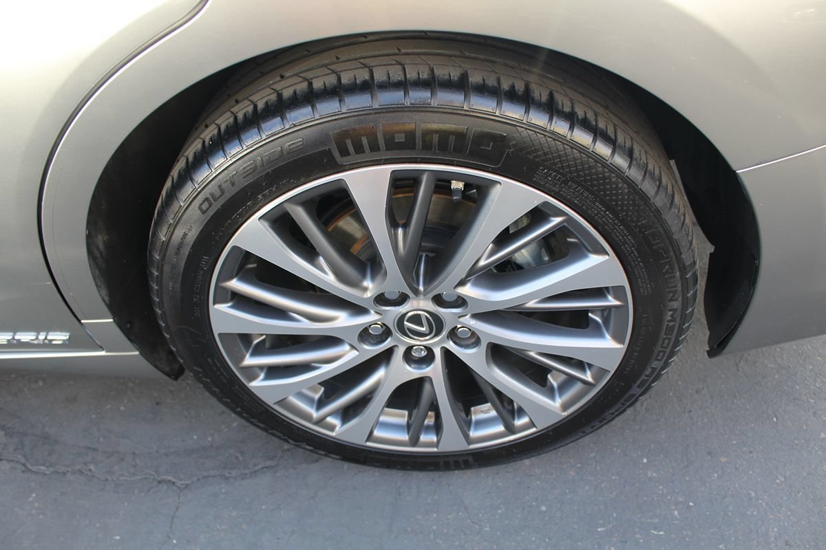 Used 2019 Lexus ES 300h w/ Premium Package FWD image 15