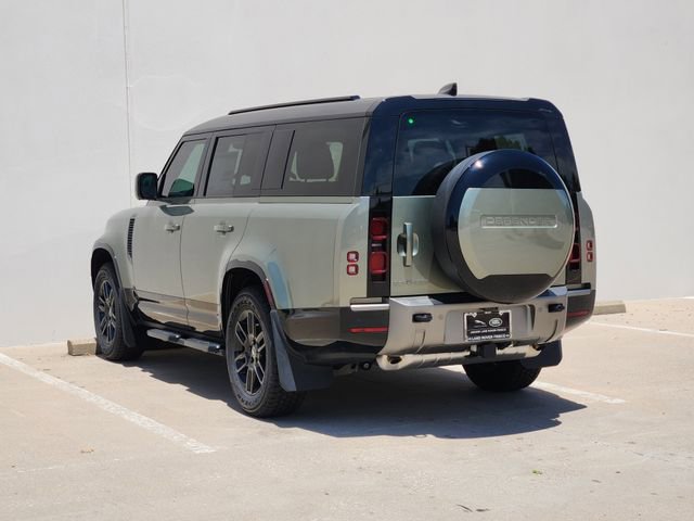 New 2025 Land Rover Defender 130 X-Dynamic SE image 3