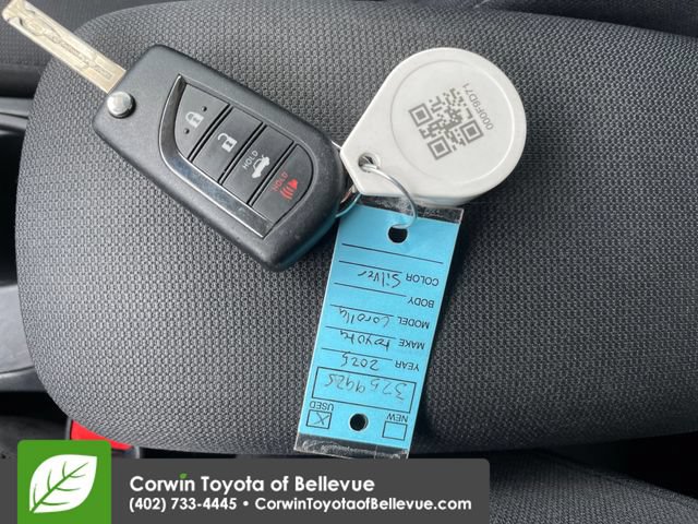 Used 2025 Toyota Corolla LE FWD image 16