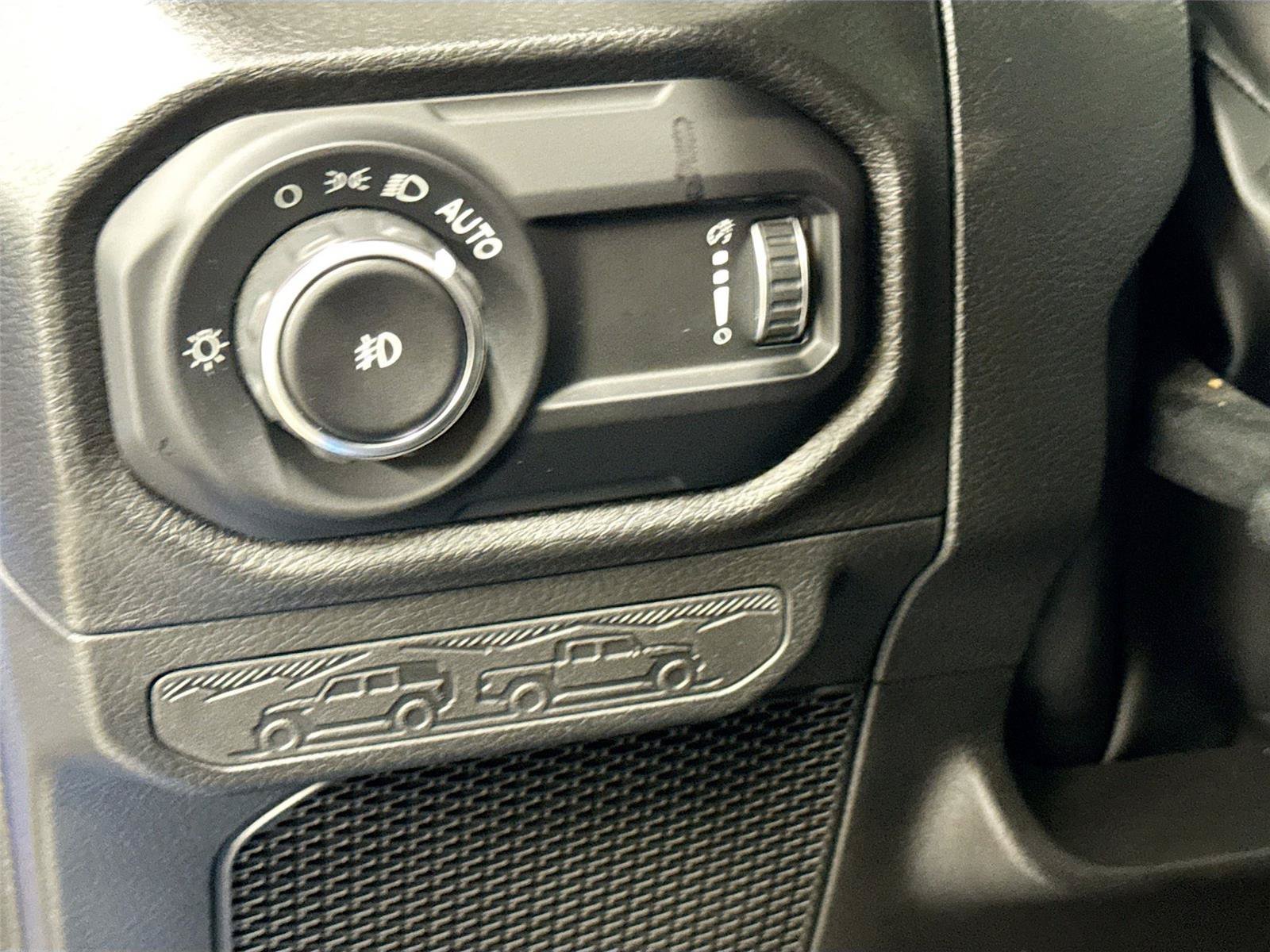 Used 2024 Jeep Wrangler Sport AWD/4WD image 12